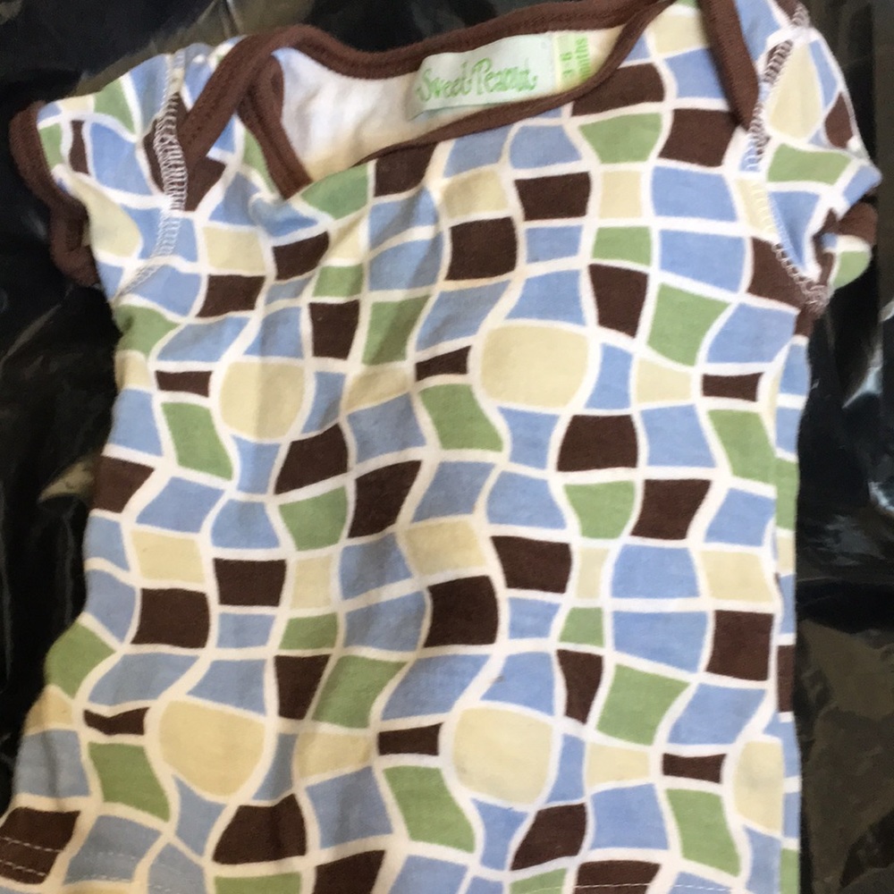 FINAL MARKDOWN Children’s sweet peanut tee 3-6 months